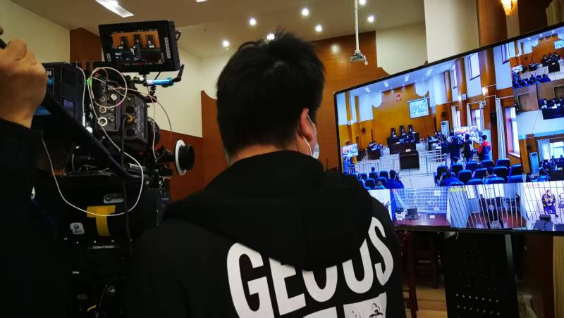 AI生成VS人工创意——沁水县广告片拍摄公司的技术浪漫主义实践